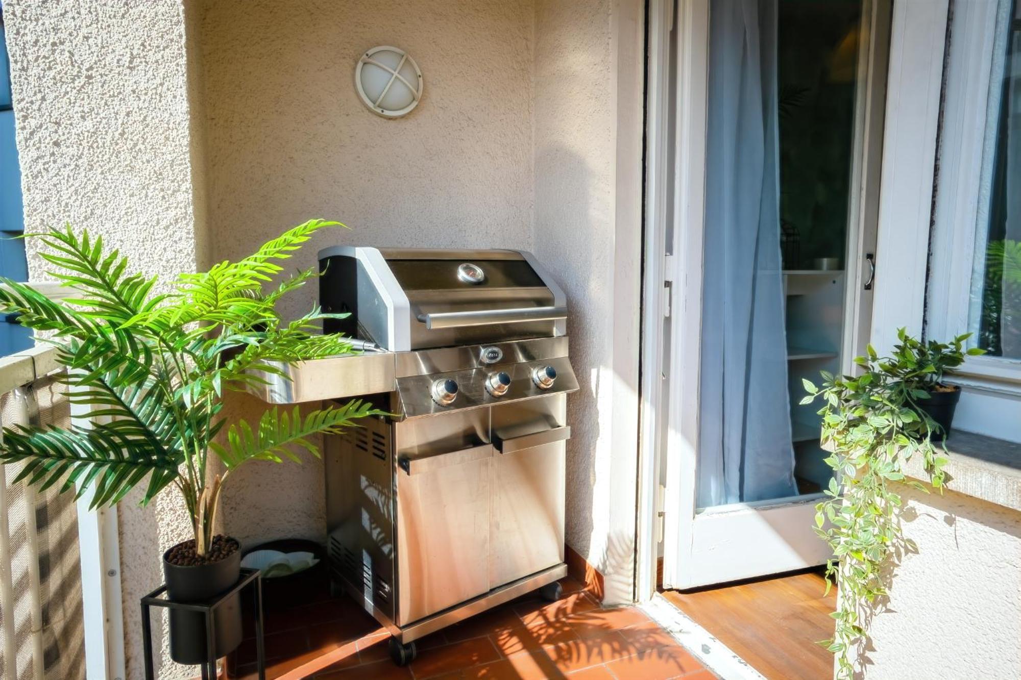 The Big Muenster Fuer Bis Zu 12, Whirlpool, Sauna, Zentral, Tischfussball, Balkon, Gasgrill Ulm Exterior foto